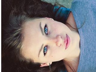 N�zze meg a forr�, sexy l�ny m�sorokat az �l� szex kamer�kon